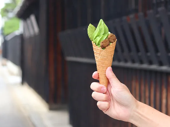 山城館抹茶ソフトクリーム